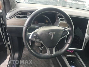 2016 Tesla Model X 90D - miniatura 10