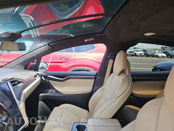 2016 Tesla Model X 90D - miniatura 18
