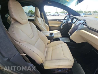2016 Tesla Model X 90D - miniatura 8