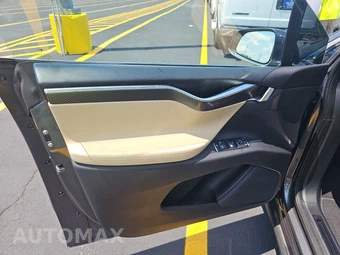 2016 Tesla Model X 90D - miniatura 9