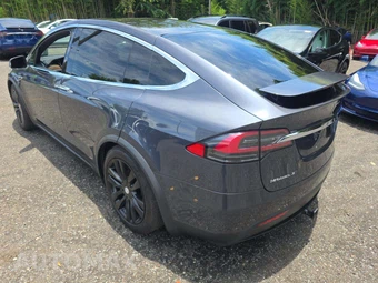 2016 Tesla Model X P90D Signature - miniatura 2
