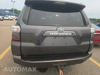 2016 Toyota 4Runner SR5 – miniatura 5