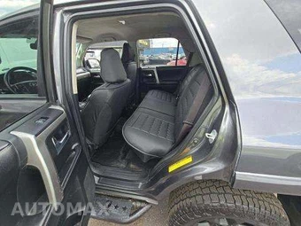 2016 Toyota 4Runner SR5 – miniatura 13