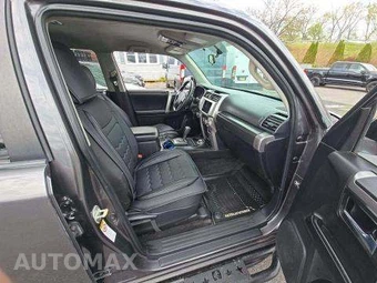 2016 Toyota 4Runner SR5 – miniatura 18