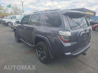2016 Toyota 4Runner SR5 – miniatura 2