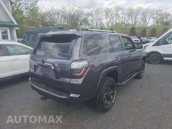 2016 Toyota 4Runner SR5 – miniatura 3