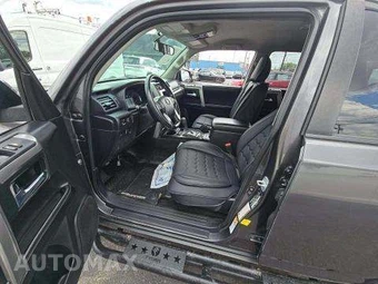 2016 Toyota 4Runner SR5 – miniatura 6