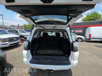 2016 Toyota 4Runner SR5 – miniatura 14
