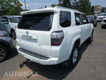 2016 Toyota 4Runner SR5 – miniatura 3