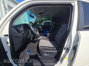 2016 Toyota 4Runner SR5 - miniatura 6