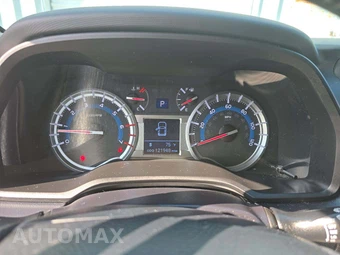 2016 Toyota 4Runner SR5 - miniatura 9