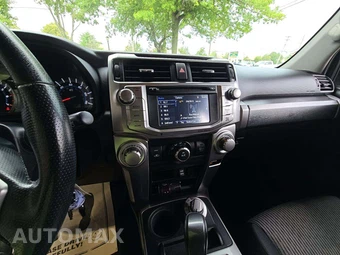 2016 Toyota 4Runner SR5 - miniatura 10