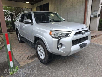 2016 Toyota 4Runner SR5 - miniatura 4