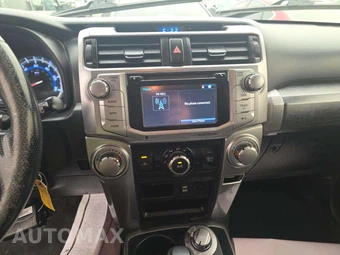 2016 Toyota 4Runner SR5 – miniatura 10