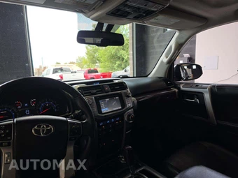 2016 Toyota 4Runner SR5 - miniatura 10