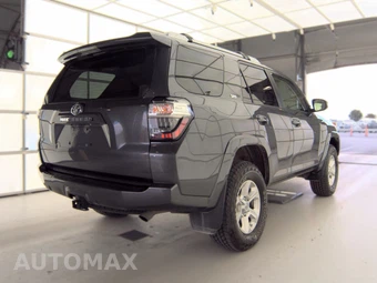 2016 Toyota 4Runner SR5 – miniatura 4