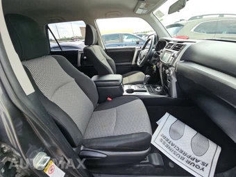 2016 Toyota 4Runner SR5 – miniatura 8