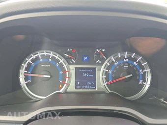 2016 Toyota 4Runner SR5 – miniatura 6