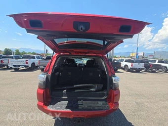 2016 Toyota 4Runner SR5 – miniatura 15