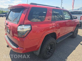 2016 Toyota 4Runner SR5 – miniatura 3