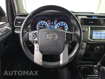 2016 Toyota 4Runner SR5 - miniatura 10