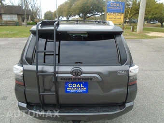 2016 Toyota 4Runner SR5 – miniatura 21