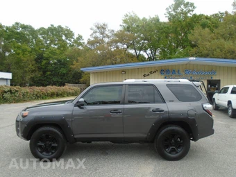 2016 Toyota 4Runner SR5 – miniatura 4