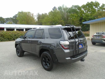 2016 Toyota 4Runner SR5 – miniatura 5