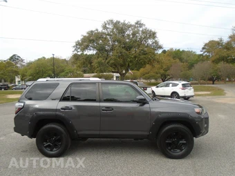 2016 Toyota 4Runner SR5 – miniatura 7