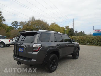 2016 Toyota 4Runner SR5 – miniatura 8
