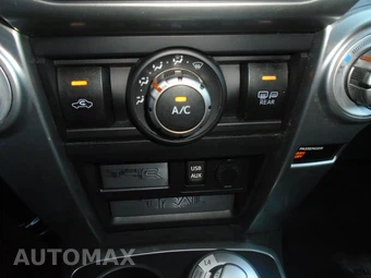 2016 Toyota 4Runner SR5 – miniatura 83