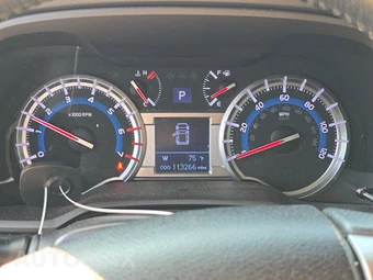 2016 Toyota 4Runner SR5 - miniatura 12