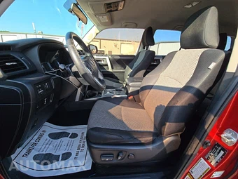 2016 Toyota 4Runner SR5 - miniatura 7