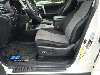 2016 Toyota 4Runner SR5 - miniatura 3