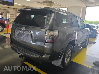 2016 Toyota 4Runner SR5 – miniatura 4