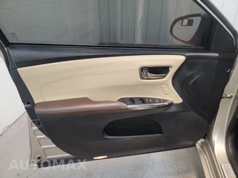 2016 Toyota Avalon Touring – miniatura 9