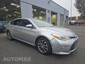 2016 Toyota Avalon XLE – miniatura 3