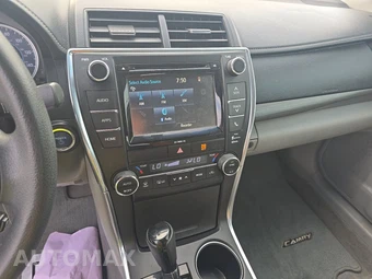 2016 Toyota Camry Hybrid LE - miniatura 11