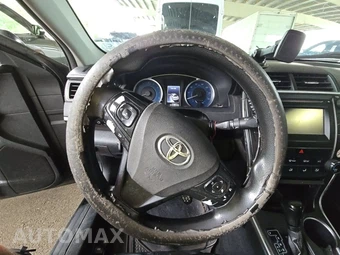 2016 Toyota Camry LE - miniatura 10