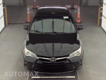 2016 Toyota Camry LE - miniatura 2