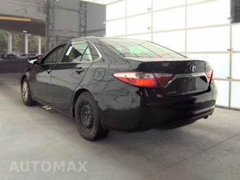 2016 Toyota Camry LE - miniatura 6
