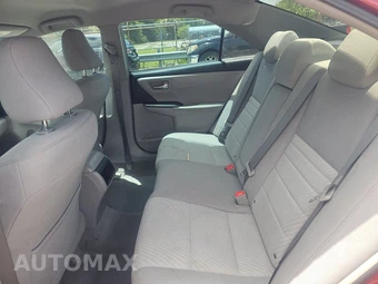 2016 Toyota Camry LE – miniatura 13