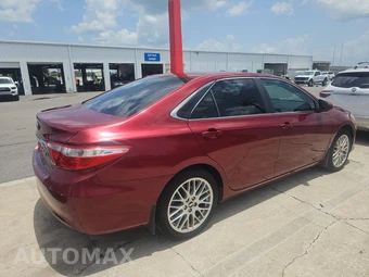 2016 Toyota Camry LE – miniatura 4