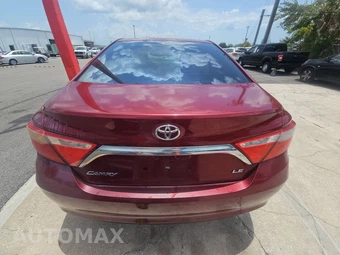 2016 Toyota Camry LE – miniatura 5