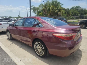 2016 Toyota Camry LE – miniatura 6