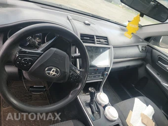 2016 Toyota Camry LE – miniatura 11