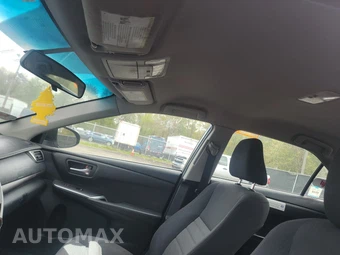 2016 Toyota Camry LE – miniatura 17