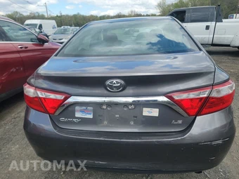 2016 Toyota Camry LE – miniatura 5