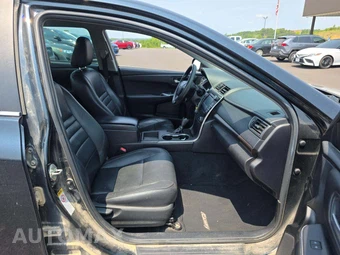 2016 Toyota Camry LE - miniatura 18