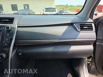 2016 Toyota Camry LE - miniatura 19